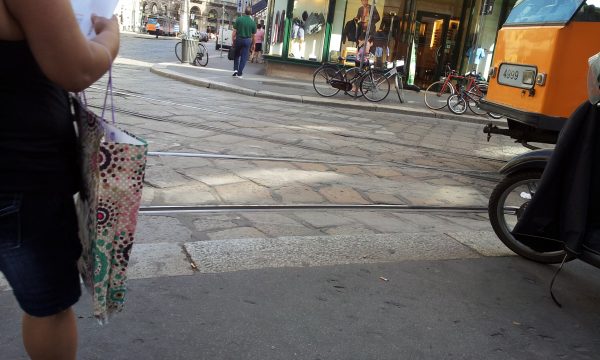 I marciapiedi: si può arrivare in Duomo?