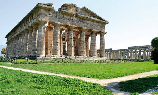 Parco Archeologico di Paestum: Tempio greco completamente accessibile